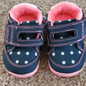 Girls baby walking shoes